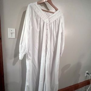 Vintage Laura Ashley White cotton Nightgown size Large